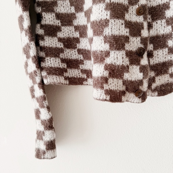 Lisa Says Gah Leti Button Up Sweater - Picture 4 of 5